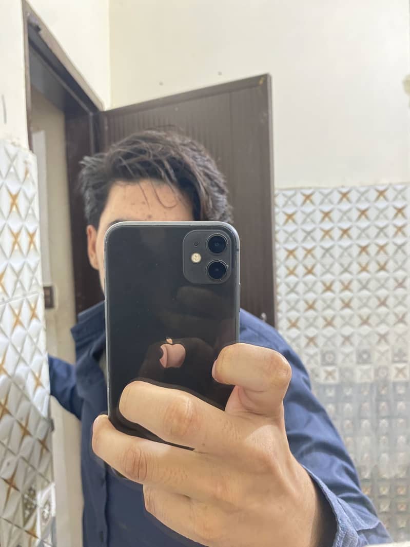 Apple iPhone 11 4