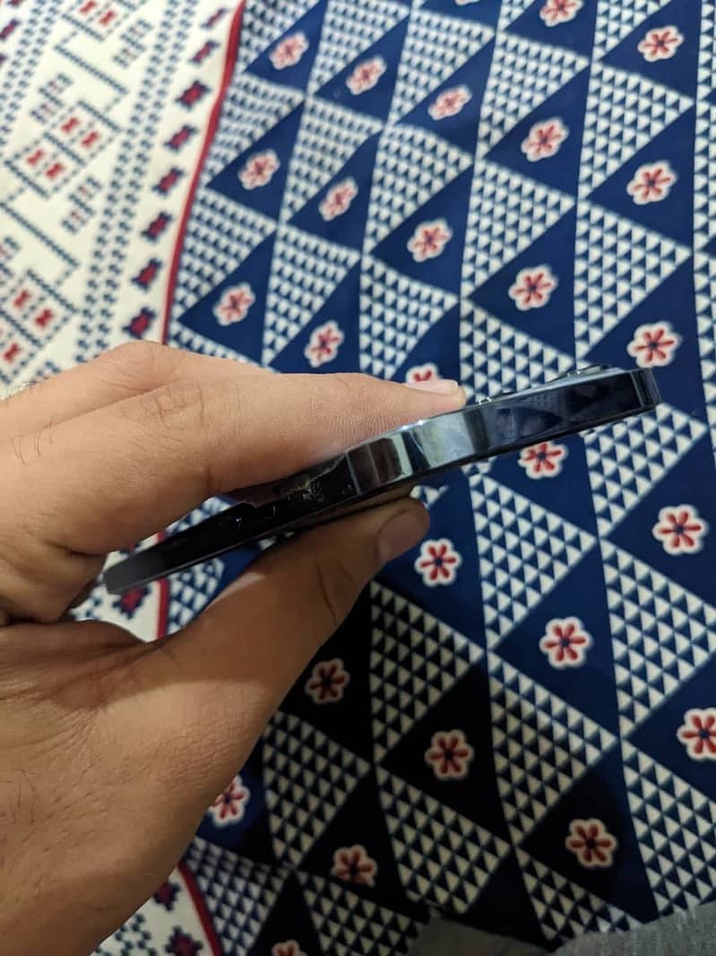 Apple iPhone 13 Pro 2