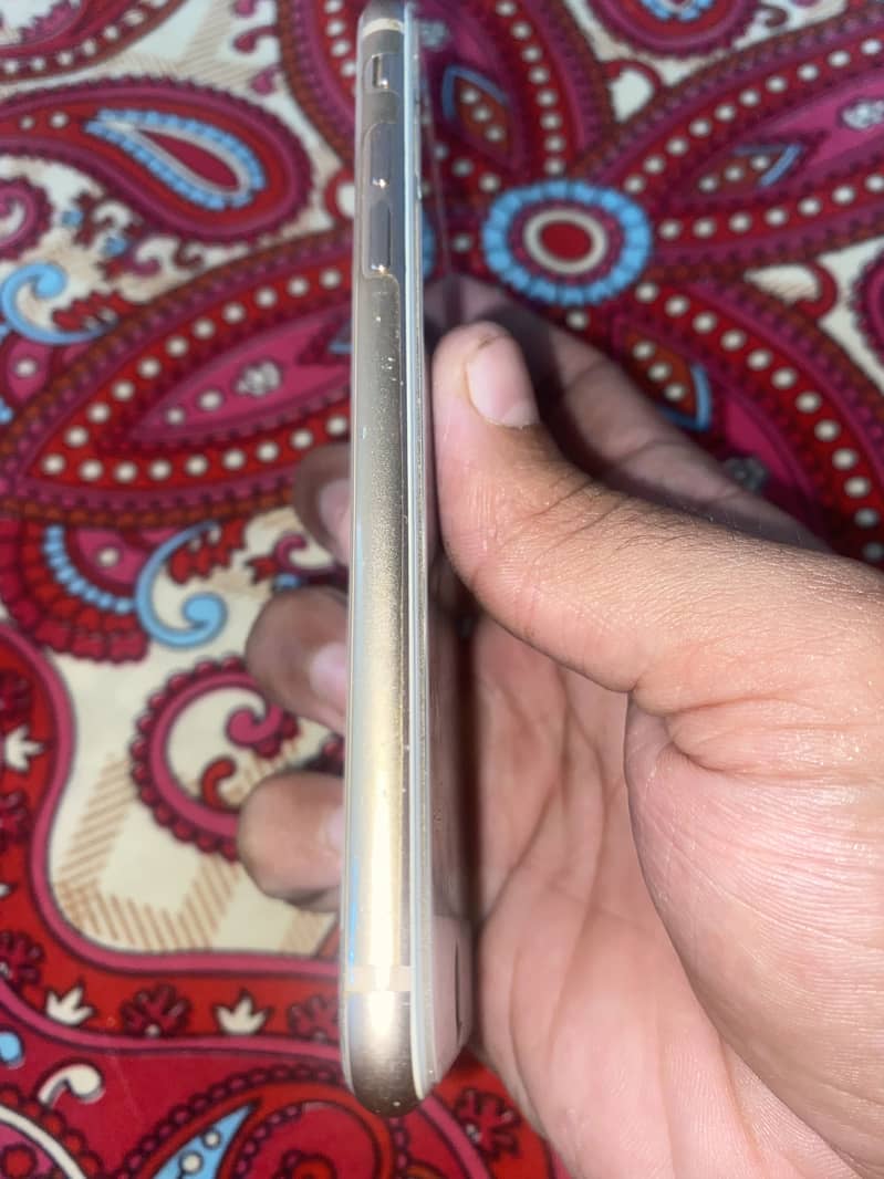 Apple iPhone 8 1