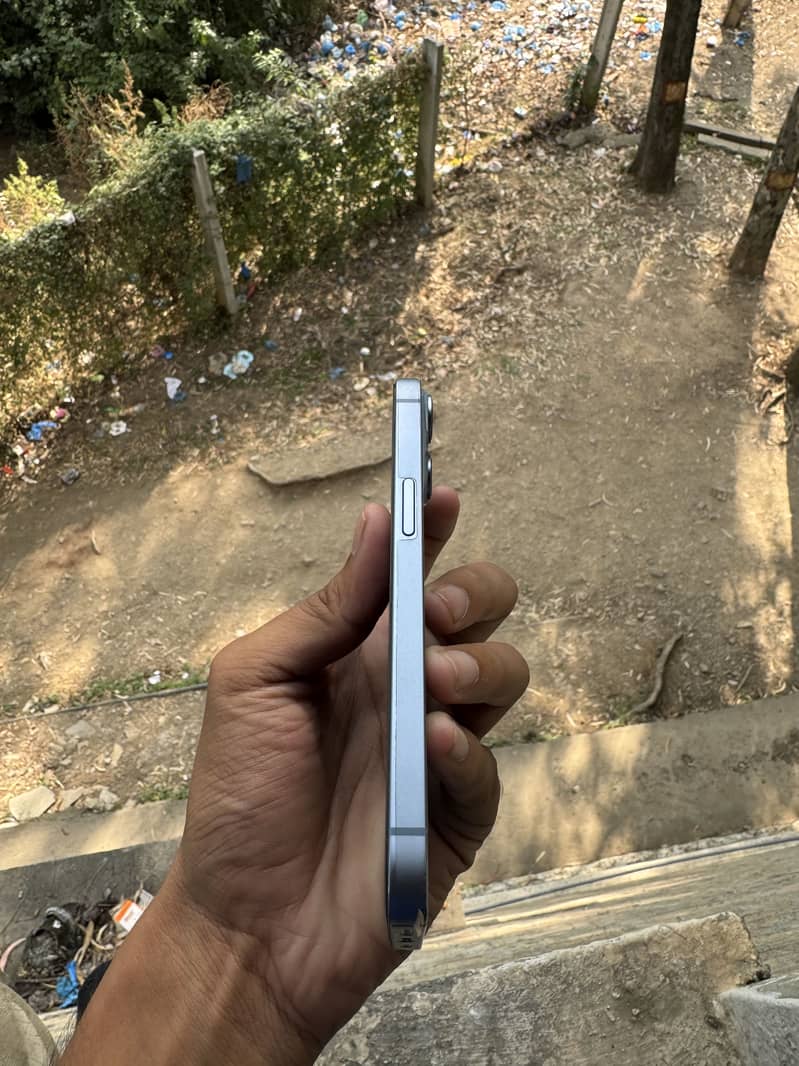 Apple iPhone 14 1