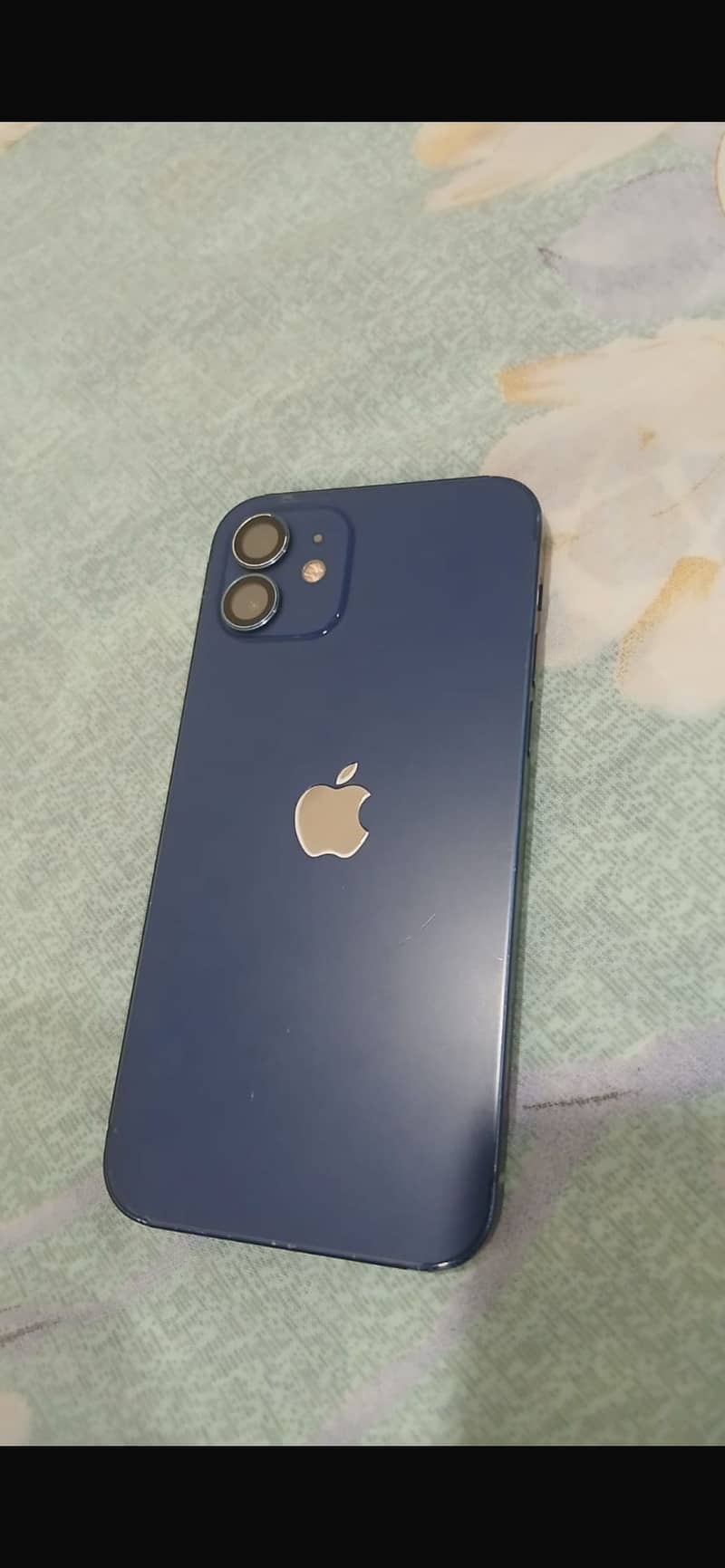 Apple iPhone 12 4