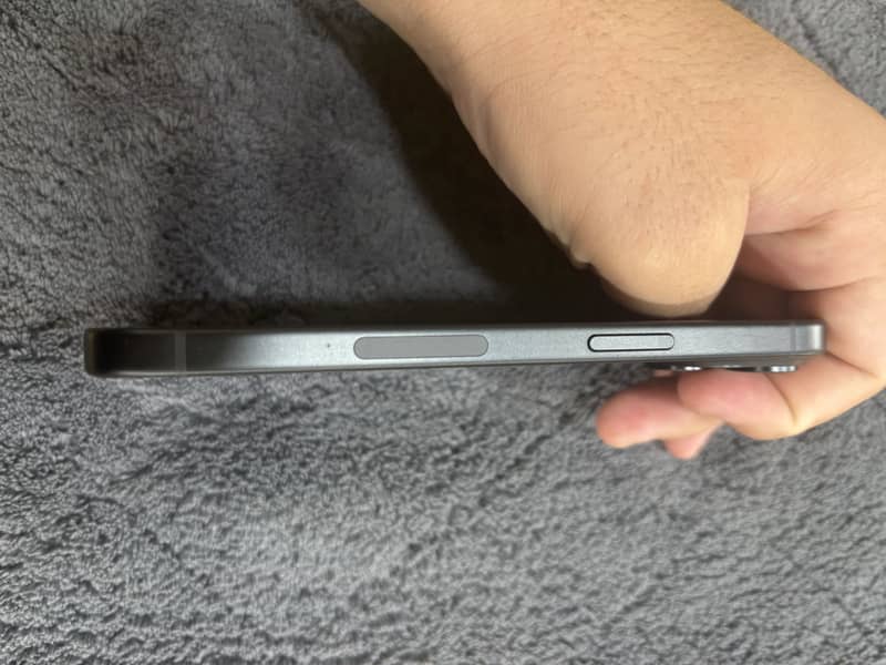 Apple iPhone 15 4