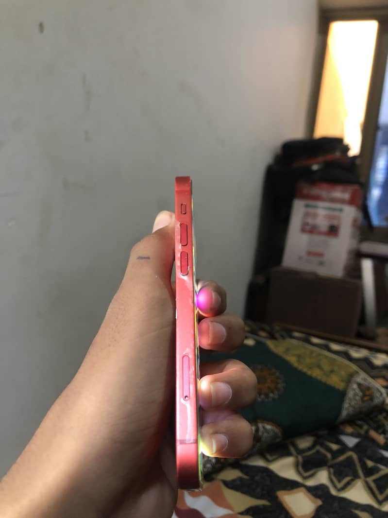 Apple iPhone 12 mini 4