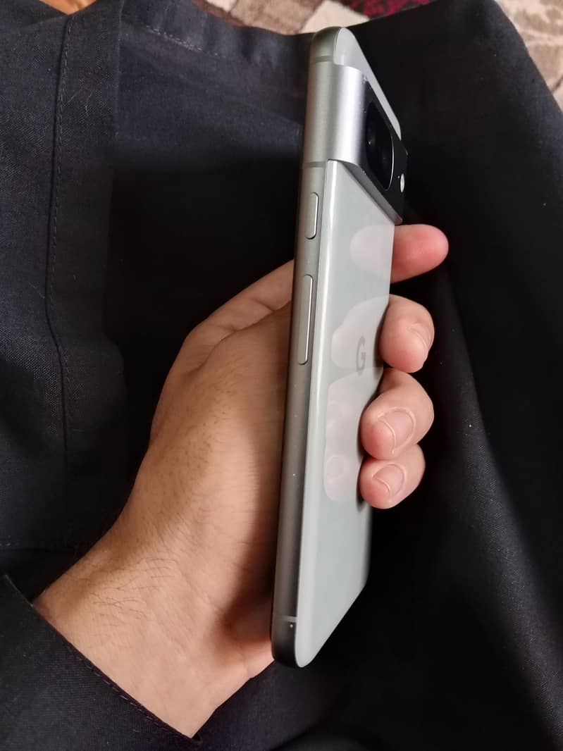 Google Pixel 8 1