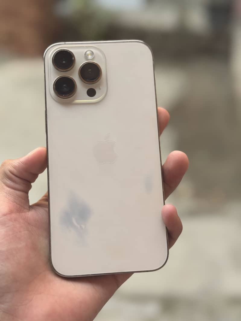 iPhone 14 Pro Max 0