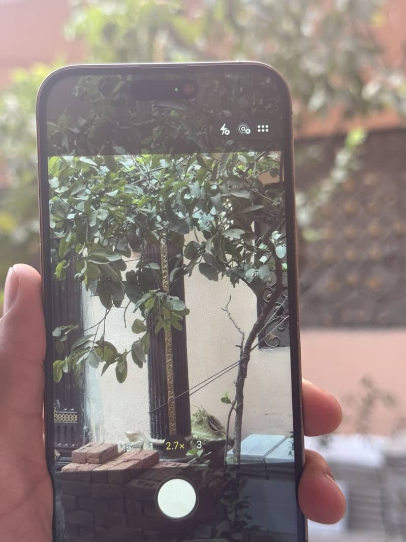 iPhone 14 Pro Max 4