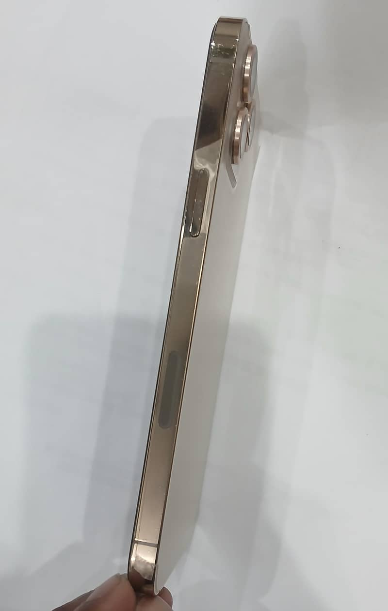 Apple iPhone 12 Pro Max 4