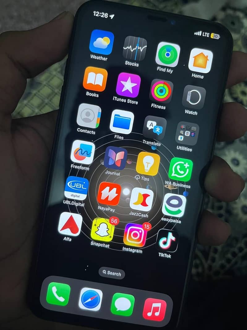 Apple iPhone XS 1