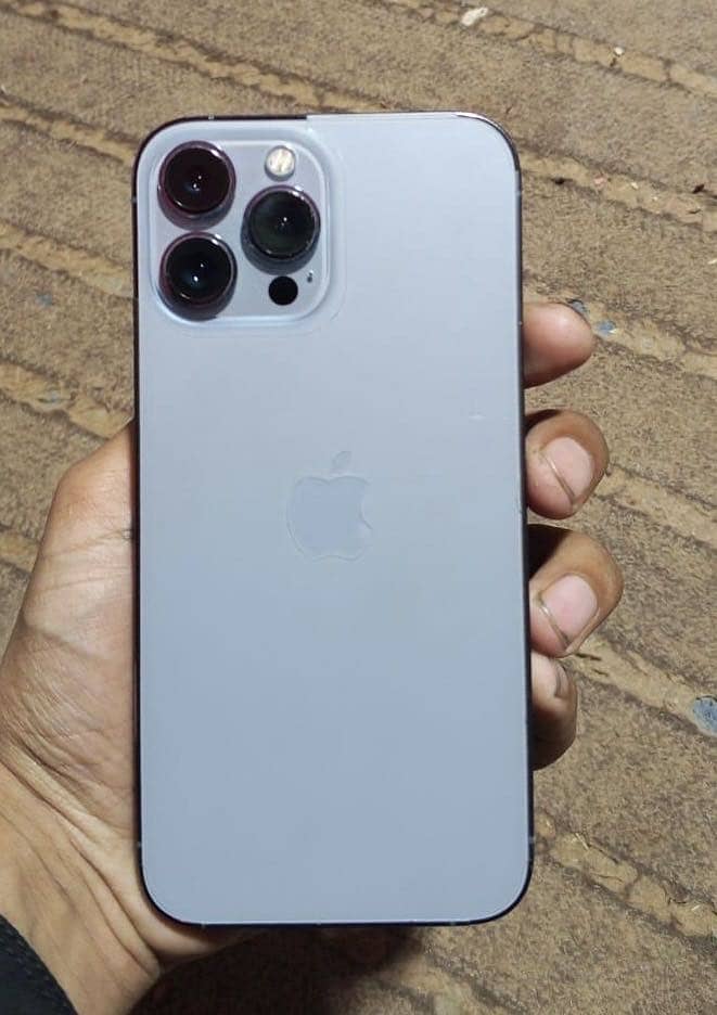 Apple iPhone 13 Pro Max 3