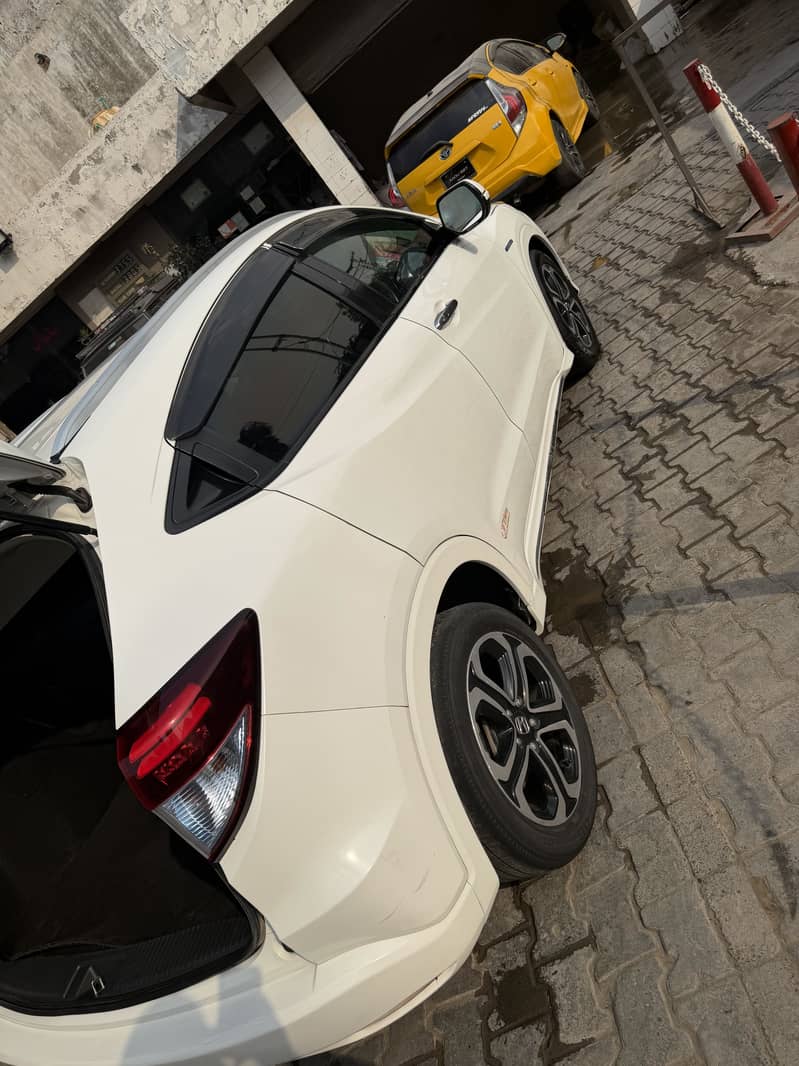 Honda Vezel 2016 3