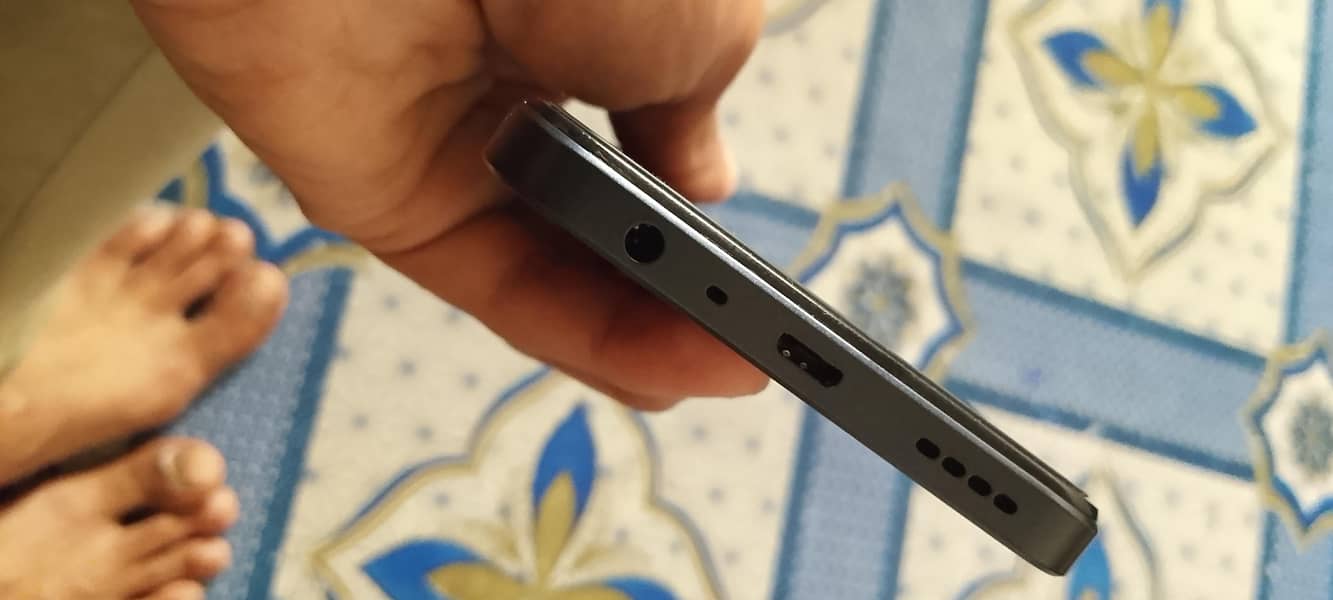 Realme C33 2