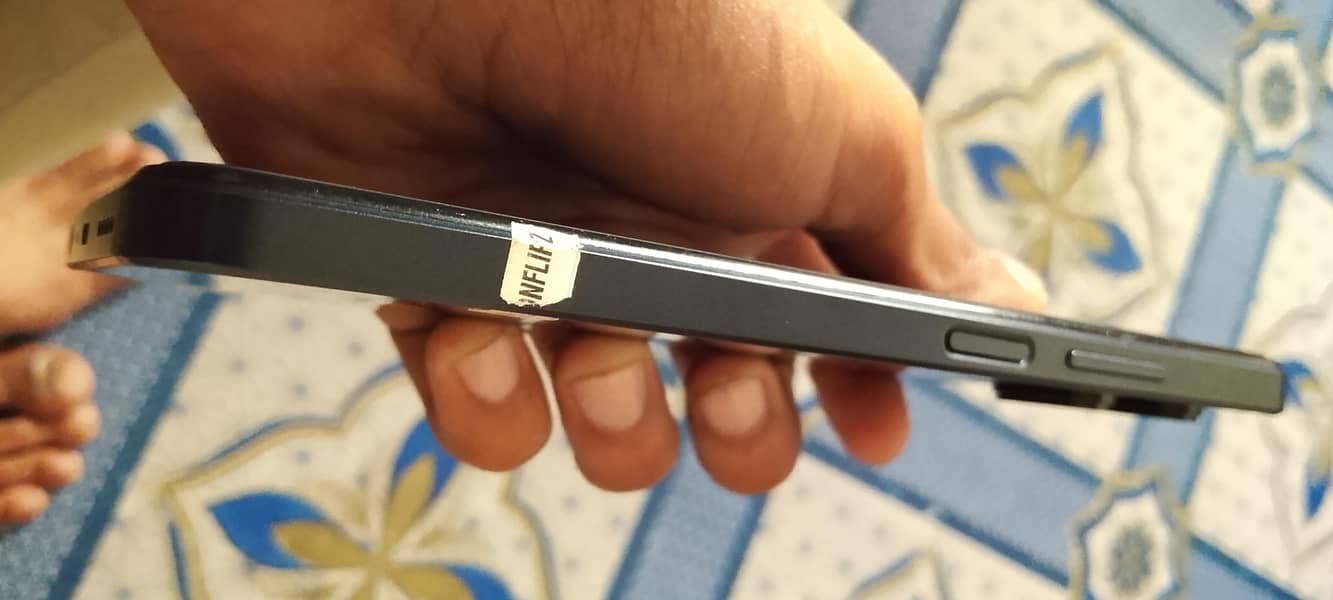 Realme C33 3