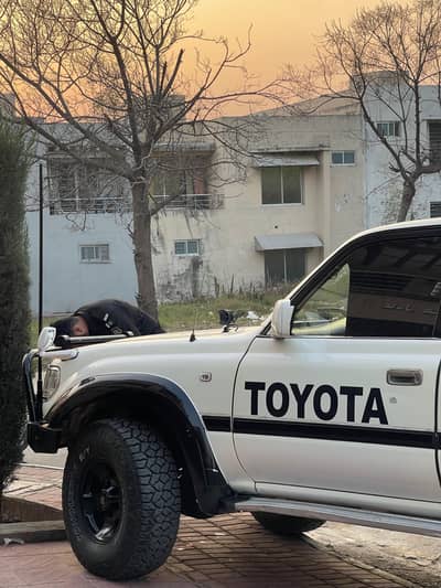 Toyota land cruiser 80 series  1993 model