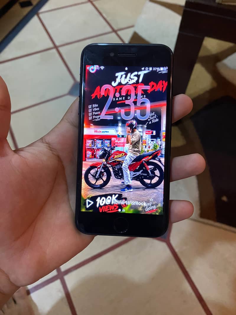 Apple iPhone SE 6
