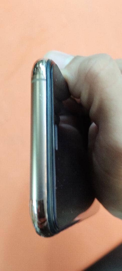 Apple iPhone XS 6