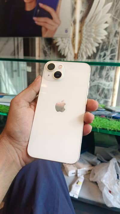 Apple iPhone 13
