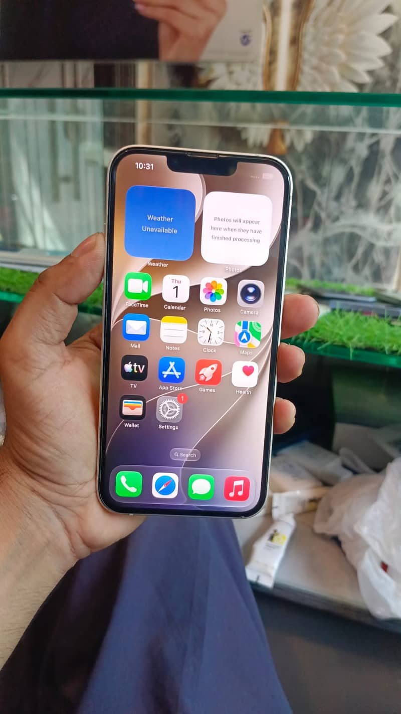Apple iPhone 13 1