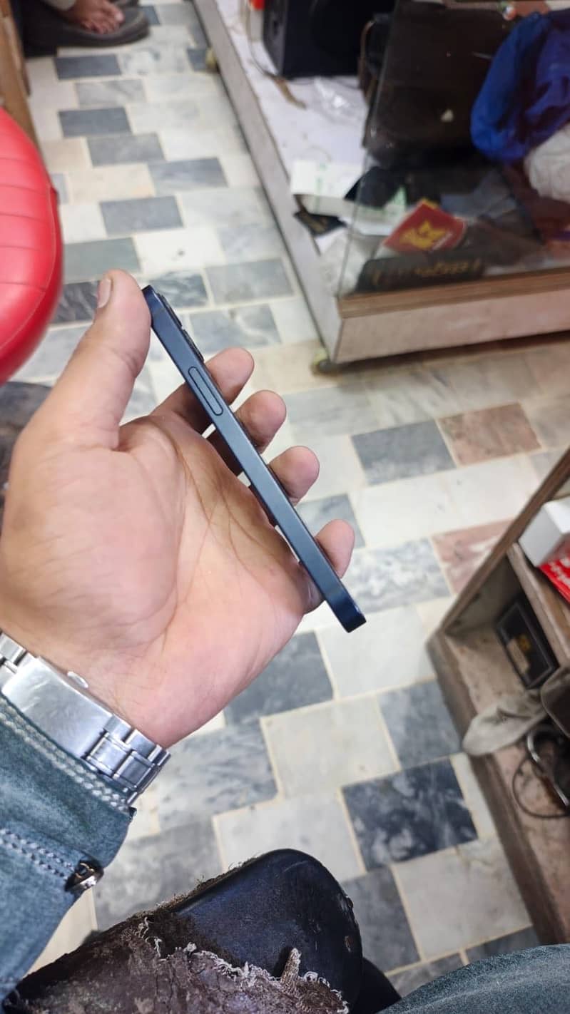 Apple iPhone 12 mini 3