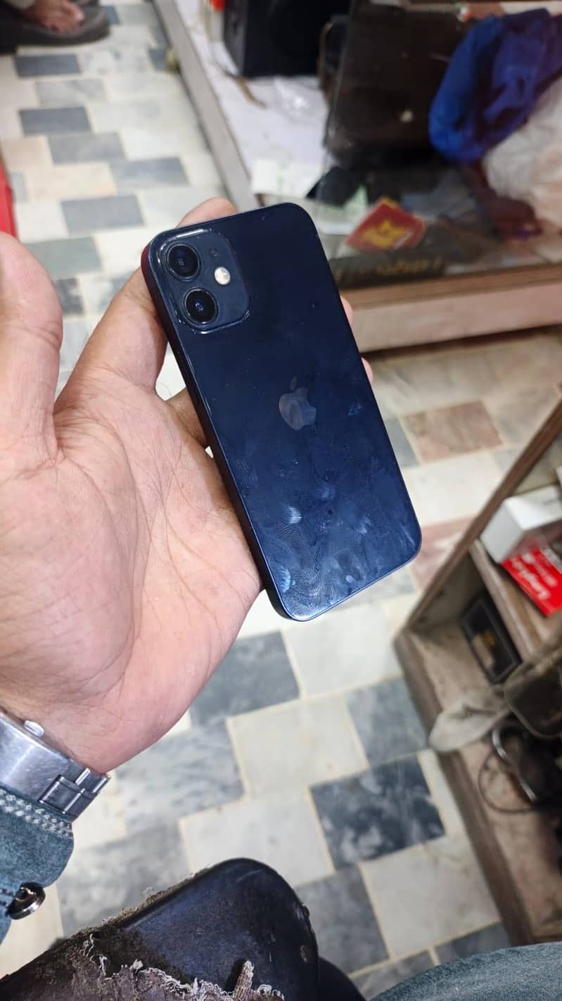 Apple iPhone 12 mini 4