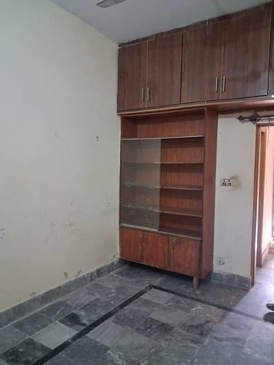 3 Marla Ground floor with water Boring