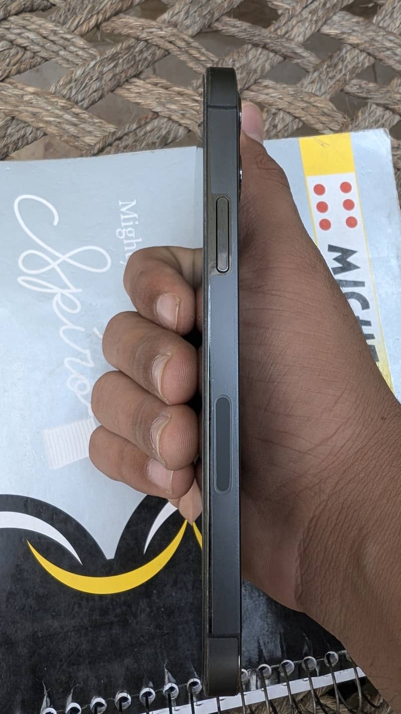 Apple iPhone 12 Pro 1