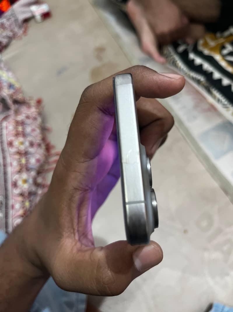 Apple iPhone 15 Pro Max 2