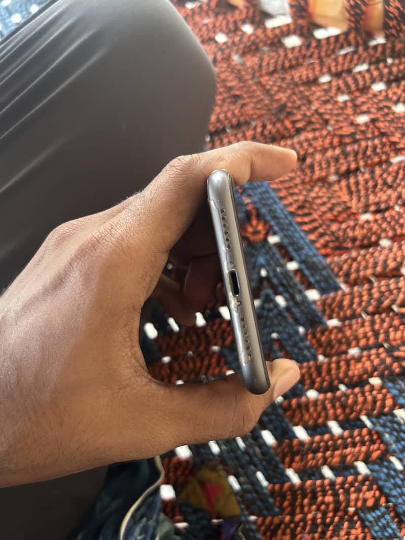Apple iPhone 11 5
