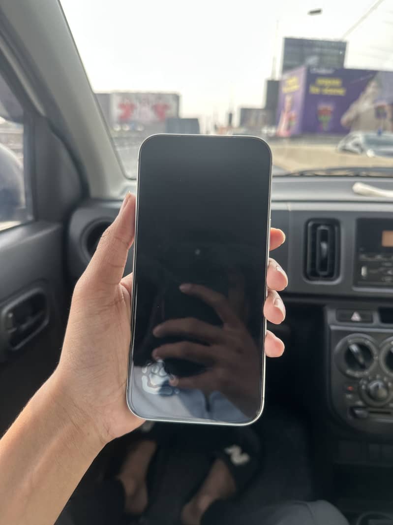 Apple iPhone 17 Pro Max 1