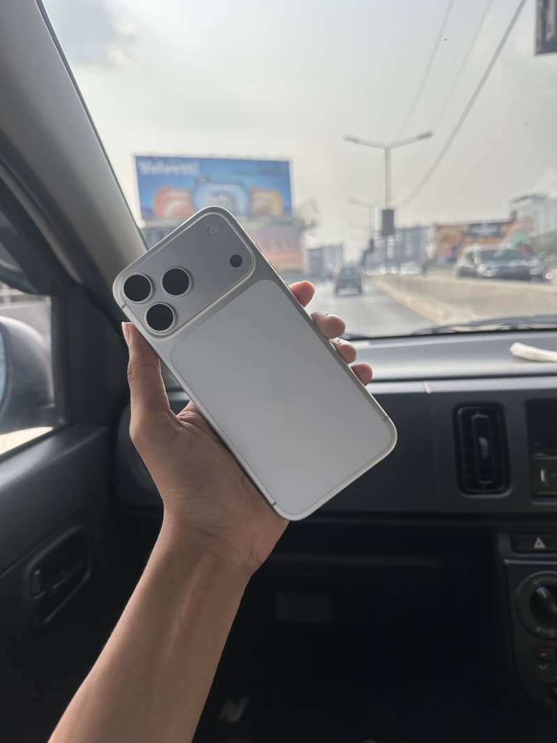 Apple iPhone 17 Pro Max 5