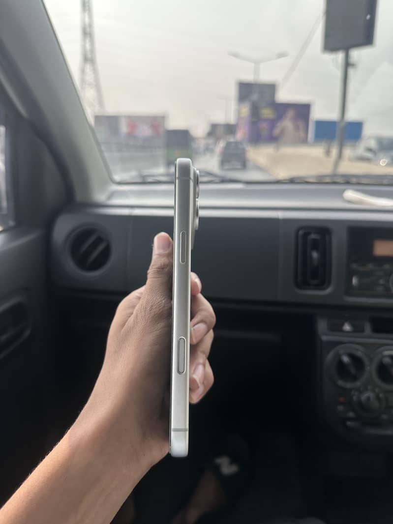 Apple iPhone 17 Pro Max 6