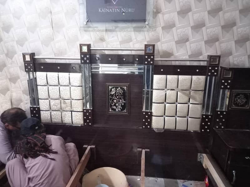 Bed , dressing table , clothes cable 0