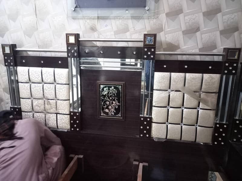 Bed , dressing table , clothes cable 3