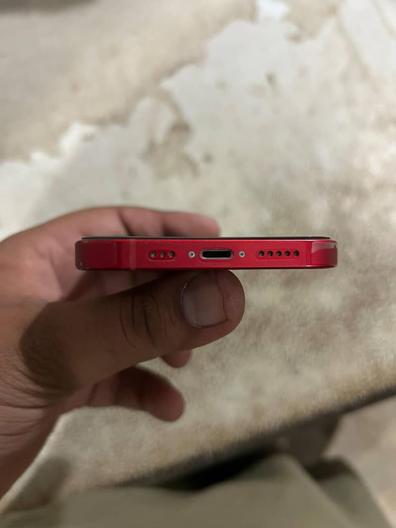 Apple iPhone 13 2