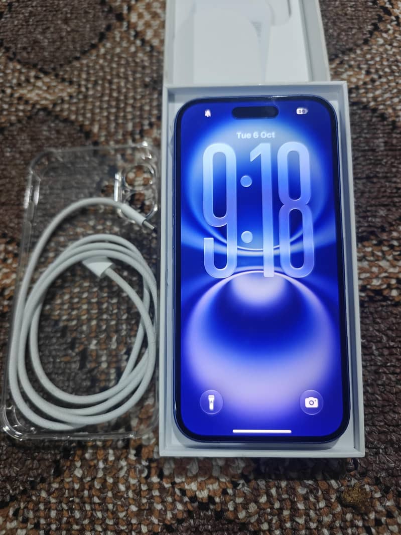 Apple iPhone 16 2