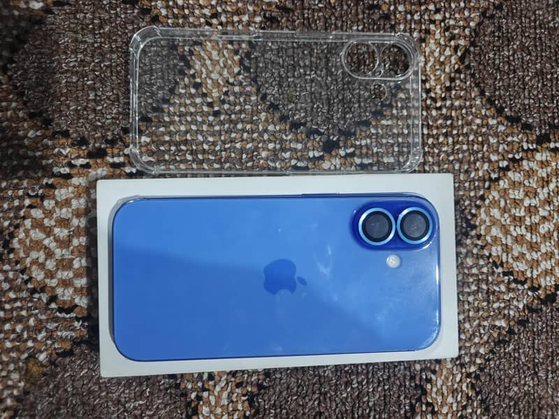 Apple iPhone 16 3