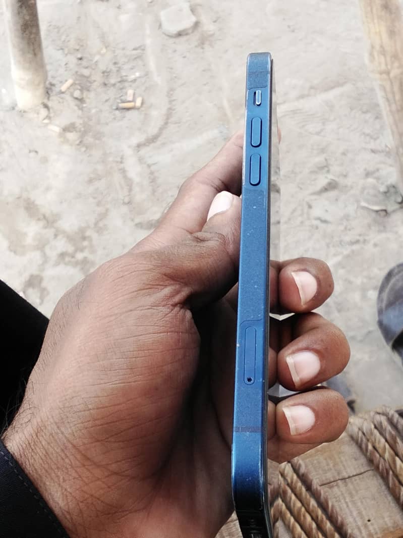 Apple iPhone 12 2