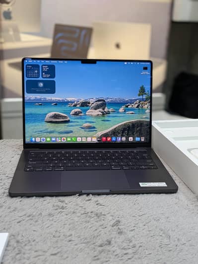 MacBook m4 pro 24gb ram 512gb ssd