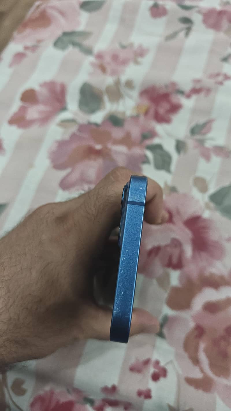 Apple iPhone 13 1