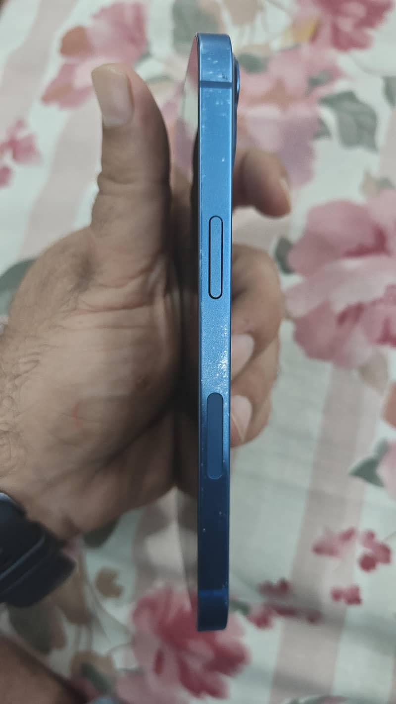 Apple iPhone 13 2