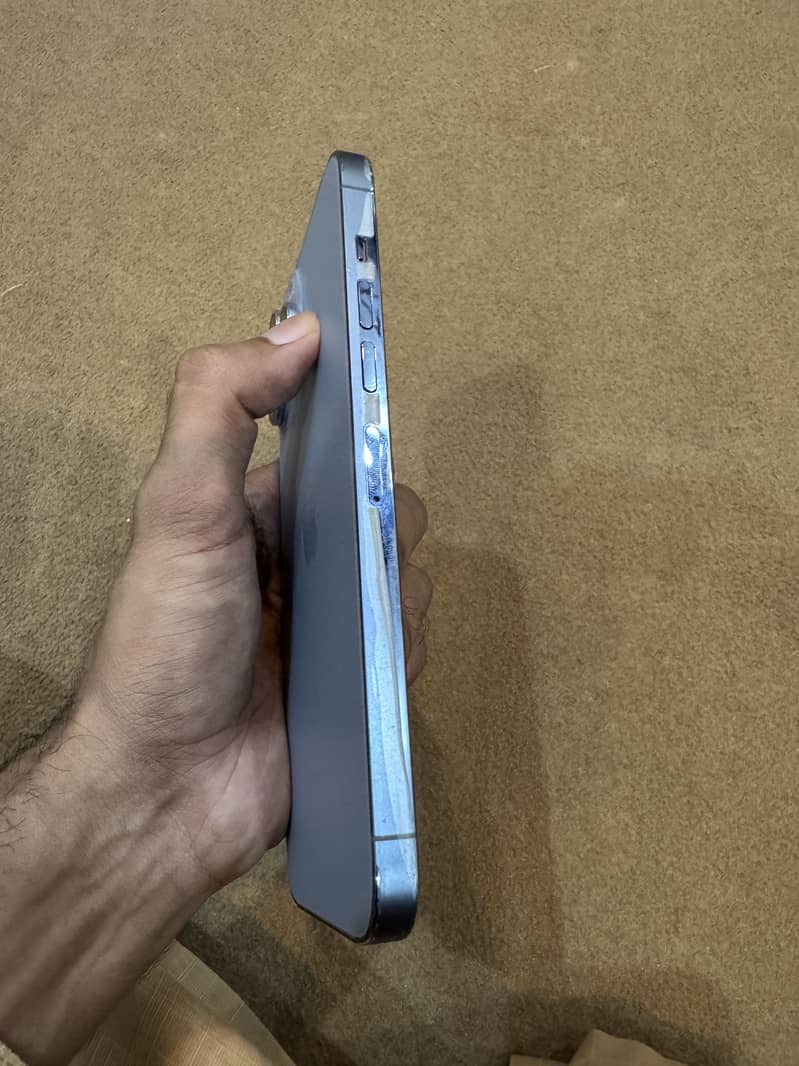 Apple iPhone 13 Pro Max 4