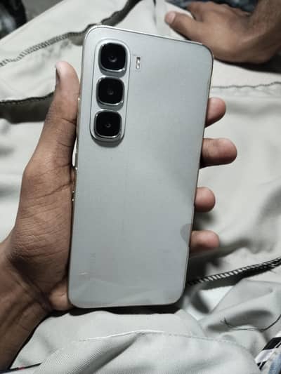 Infinix Hot 60i 6GB RAM 128GB Storage – For Sale