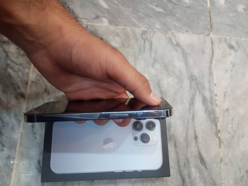 Apple iPhone 13 Pro 2