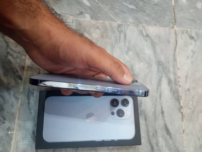 Apple iPhone 13 Pro 3