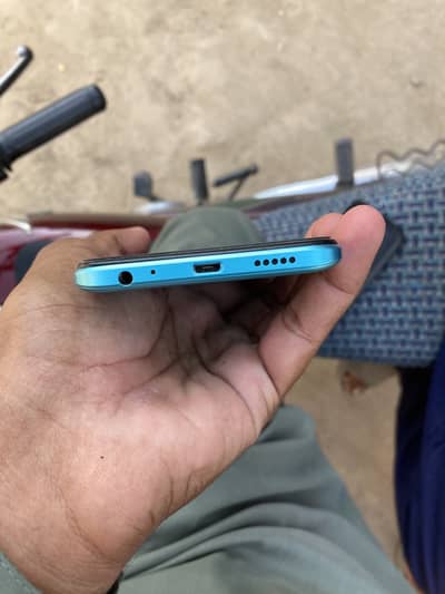 Tecno Spark 8C
