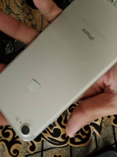 Apple iPhone 7
