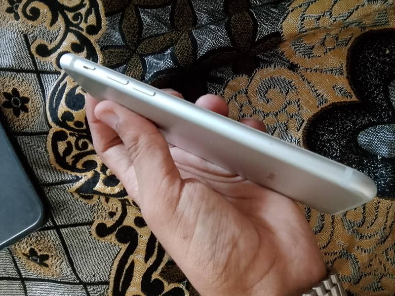 Apple iPhone 7 2