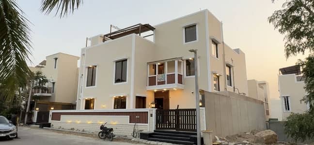 480 Sqyd Luxury Park-Facing House For Sale In Block A, Naya Nazimabad | Elevator | Furnished