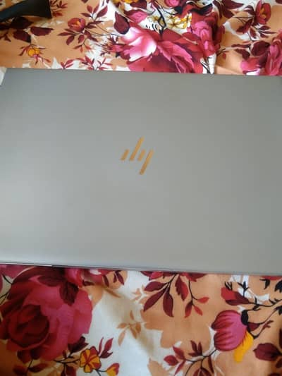 HP Ryzen 5 pro