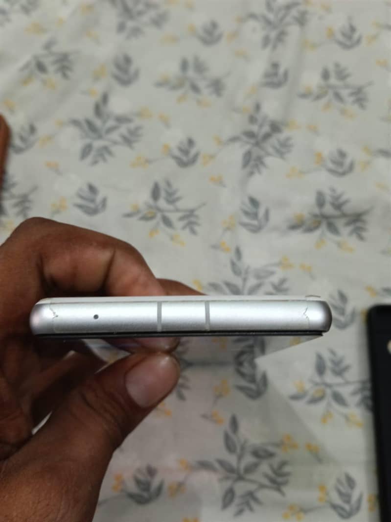 Google Pixel 7a 4