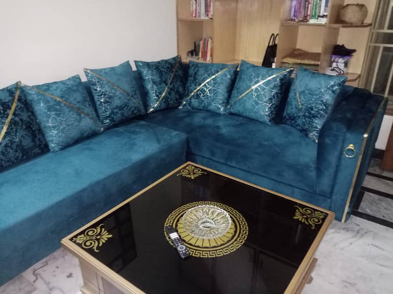 L shape sofa with table 0